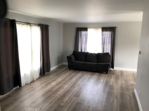 43946 Carolside Ave, Lancaster CA  93535-4074 exterior