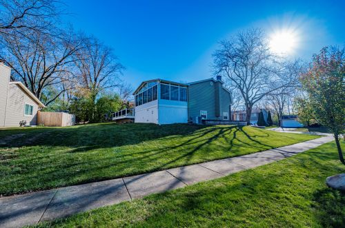 418 Liberty Dr, Lemont IL  60440-1217 exterior
