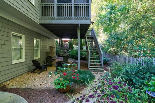 2120 Fernleaf Park Dr, Atlanta GA  30318-1413 exterior