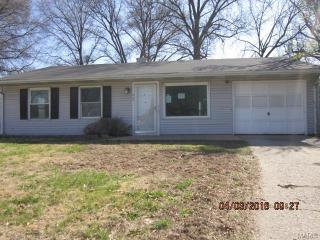 865 Saint Cletus Dr, East Saint Louis, IL 62206-1425