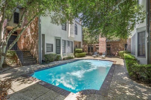 4511 Gilbert Ave, Dallas TX  75219-2122 exterior