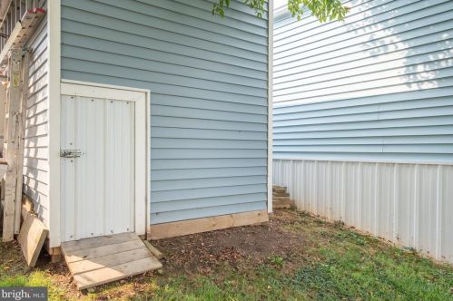 115 Dovefield Dr, Lancaster PA  17603-4687 exterior