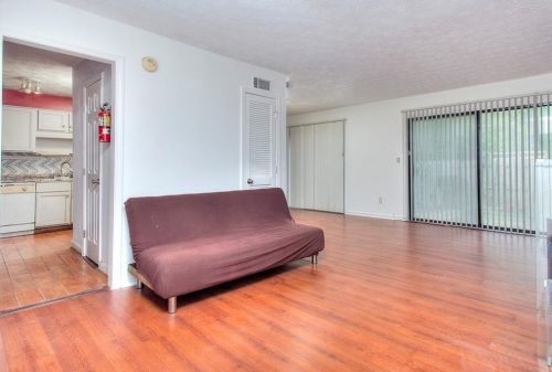 2570 Bradford Sq, Atlanta GA  30345-1366 exterior