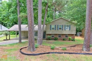 21 Laurel Dr, Newnan, GA 30265-1207
