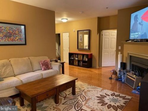27 Kyle Way, Trenton, NJ 08628-2517