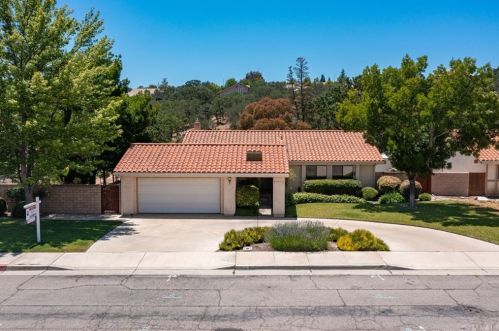 1769 Rambouillet Rd, Lake Nacimiento, CA 93446-4803