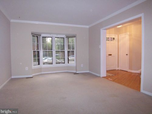 6005 Queenston St, Springfield VA  22152-1723 exterior