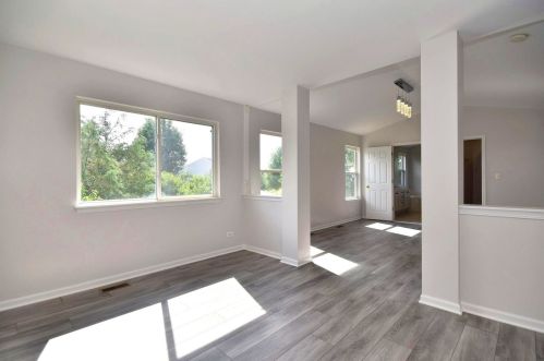 364 Messenger Cir, North Aurora IL  60542-1805 exterior