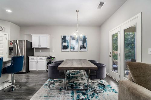 3753 Hempstead Way, Atlanta GA  30331-5268 exterior
