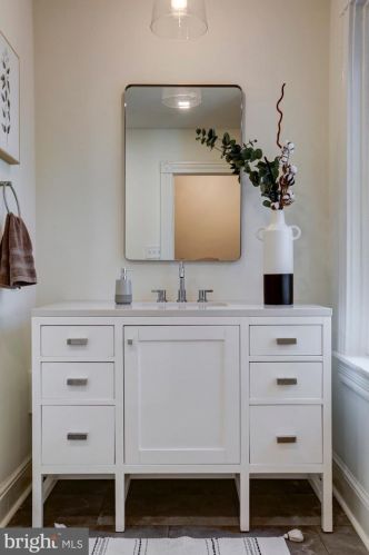 527 Howard Ave, Lancaster PA  17602-4421 exterior