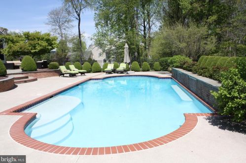 17078 Needles Ct, Leesburg, VA 20176-7179