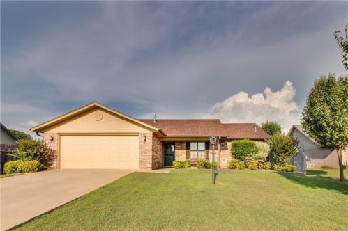 102 Hannah Ln, Pocola, OK 74902-1841