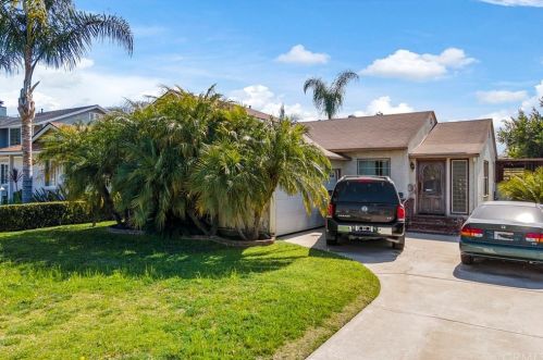 9118 Brock Ave, Downey, CA 90240-2737