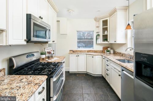 426 Pershing Dr, Silver Spring MD 20910-4489 exterior