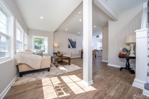16 Wright St, Iselin, NJ 08830-1735