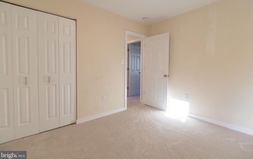 13378 Hungerford Pl, Herndon VA  20170-4365 exterior