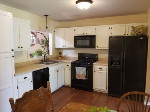 1215 Evergreen Dr, Carol Stream IL  60188-3307 exterior