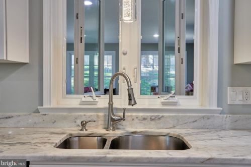 1007 Venice Dr, Silver Spring MD 20904-2065 exterior