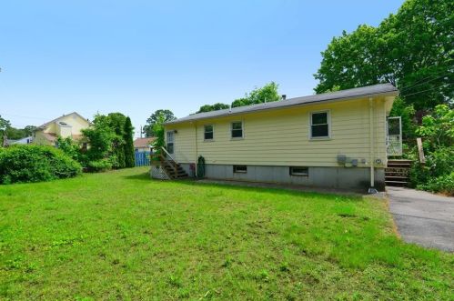 115 Wood St, Warwick, RI 02889-9232