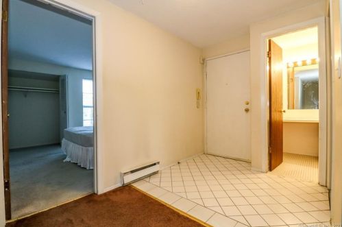 78 Heather Rdg, Huntington CT  06484-4685 exterior