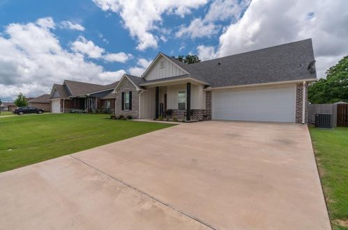 1823 Round Rock Cir, Sulphur Springs, TX 75482-4746