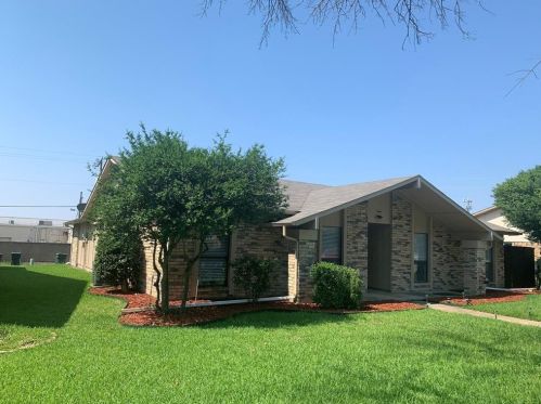 952 Lombardy Dr, Plano TX  75023-7106 exterior