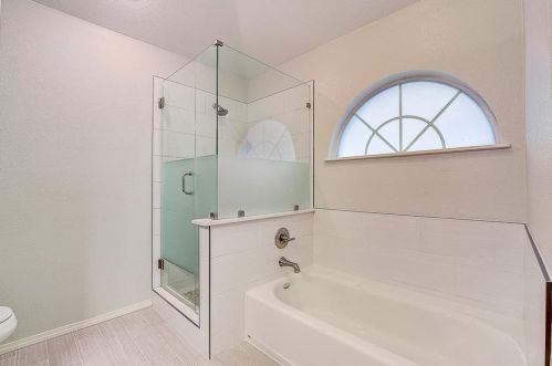 1422 Mapleview Dr, Carrollton TX 75007-6019 exterior