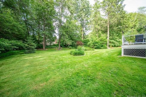 6 Shady Dell Ln, Somers CT  06071-2136 exterior