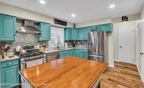 65 Scenic Dr, East Freehold NJ  07728-3479 exterior