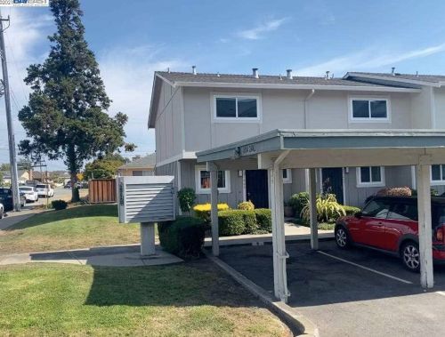 21069 Baker Rd, Hayward, CA 94546-5739