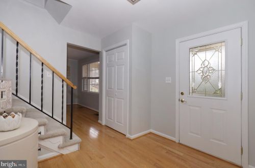 7099 Game Lord Dr, Springfield VA  22153-1312 exterior