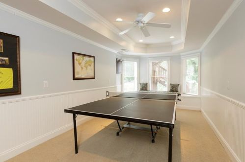 2527 Brookline Cir, Atlanta GA  30319-3690 exterior