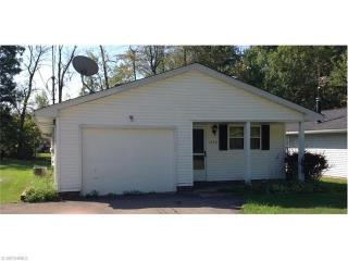 1233 Lake Ave, Aurora OH  44202-9570 exterior