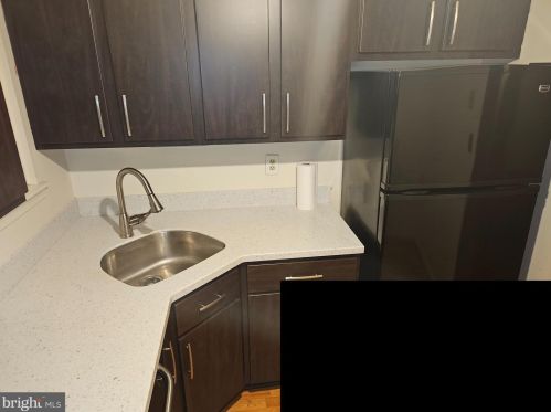 47 Wyndham Pl, Trenton NJ  08691-3123 exterior