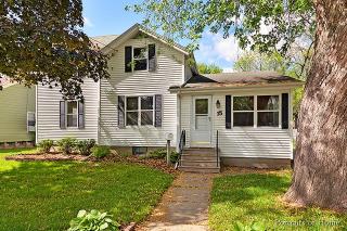 15 Crofoot St, Sandwich, IL 60548-1011
