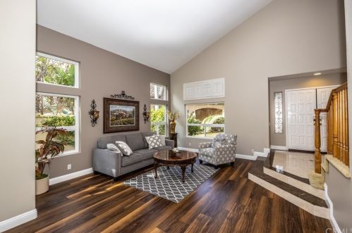 1098 Rexford Ln, Anaheim CA  92808-2333 exterior