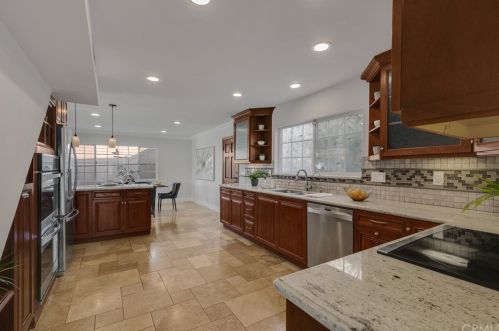 1623 Gladys Dr, Glendale CA  91206-1650 exterior