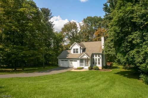5 Birch Ct, Andover, NJ 07821-5803