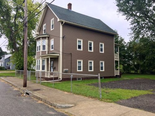 127 Jenckes St, Woonsocket, RI 02895-6315