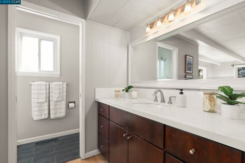 10 Janin Pl, Concord CA  94523-1116 exterior