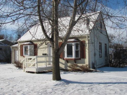 327 Burr Oak Ave, Cummingsville, MN 55923-1034