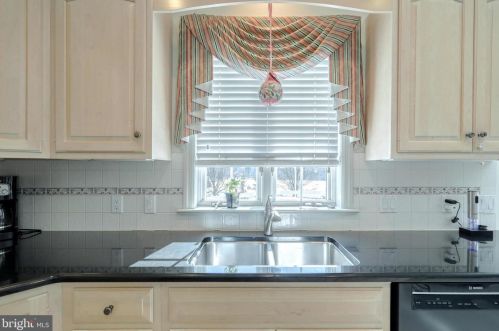 1020 Steeplechase Dr, Lancaster PA  17601-1779 exterior