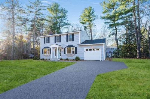 6 Burnham Ave, Lee, NH 03824-3011