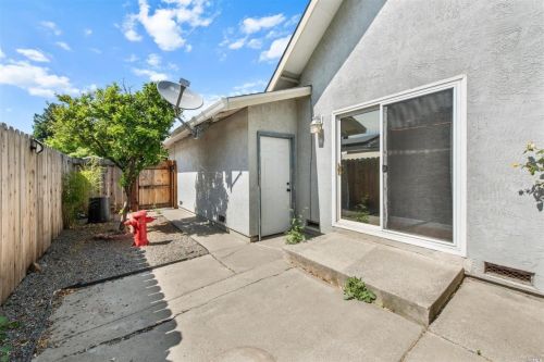 146 Fairview Dr, Vacaville CA  95687-6429 exterior