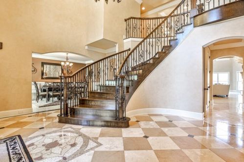 360 Cameron Ridge Dr, Atlanta GA  30328-4710 exterior