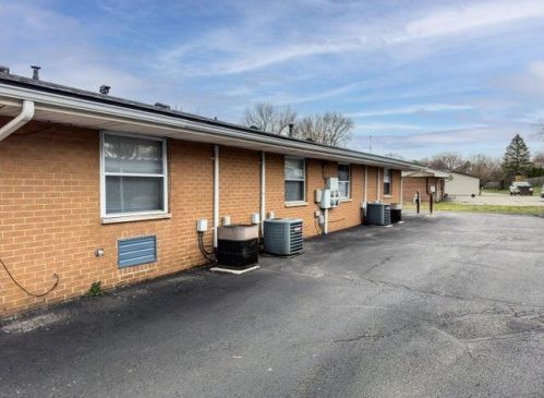 2416-2422 Red Coach Dr, Springfield OH  45503-1238 exterior