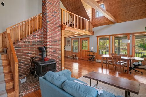 2 Youngs Ln, Freeport ME  04032-6261 exterior