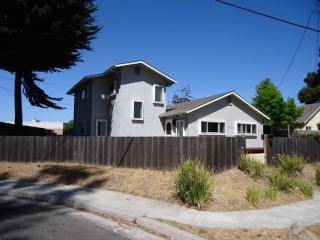 233 Palo Verde Ave, Monterey, CA 93940-3729