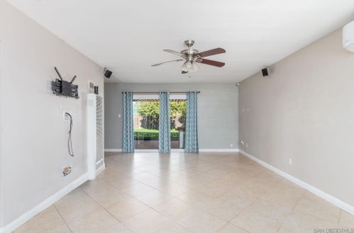 1354 Maple St, Escondido, CA 92025-5728