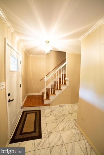 102 Suncrest Rd, Lancaster PA  17601-4834 exterior